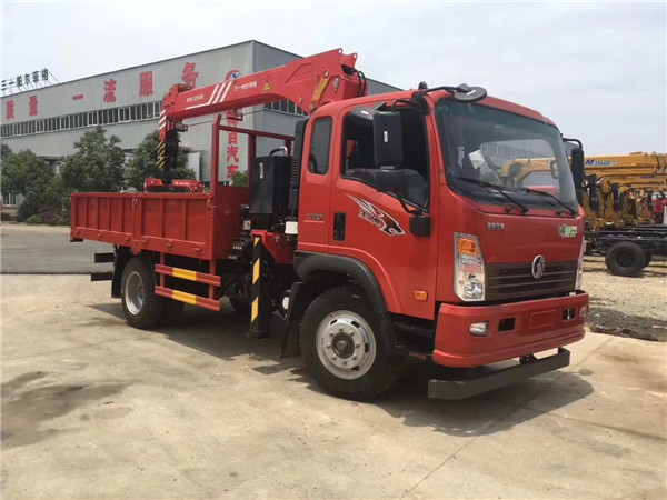 重汽王牌5噸隨車吊