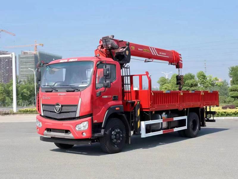 福田瑞沃單排隨車吊（廂長(zhǎng)6.1米）